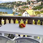 Amazing In Supetar-splitska Апартаменты