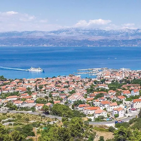 1 Bedroom Beautiful In Supetar-splitska Apartment Splitska
