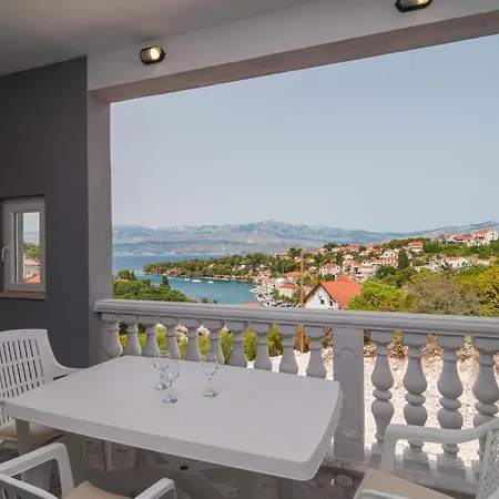 1 Bedroom Beautiful In Supetar-splitska *