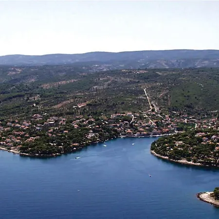 Apartment 1 Bedroom Beautiful In Supetar-splitska